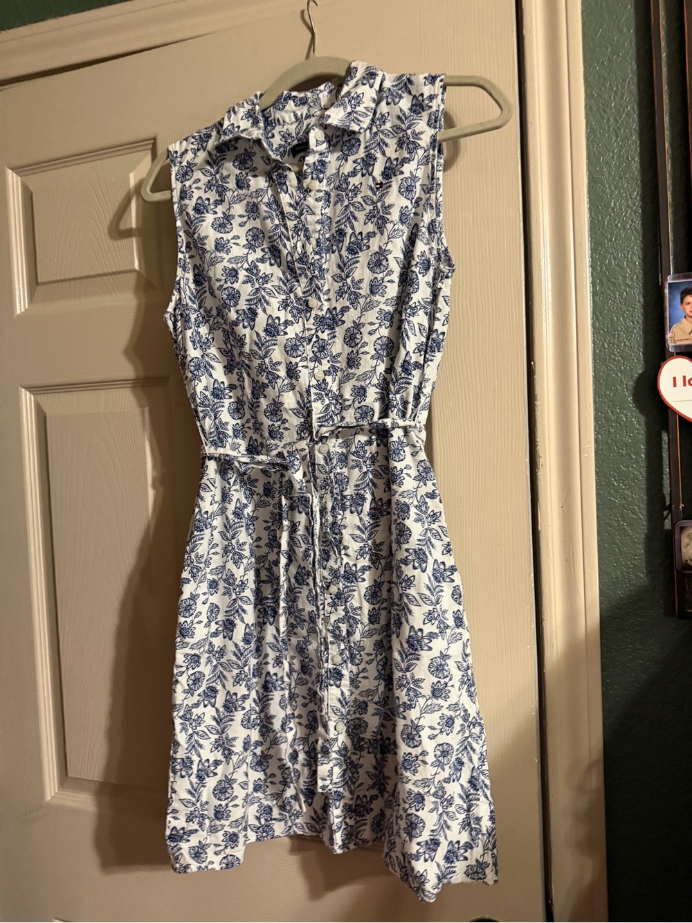Tommy Hilfiger Sleeveless Blue Floral Button-Front Dress